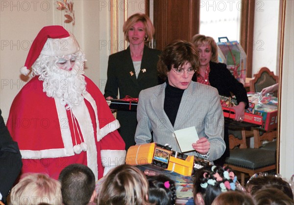 STEPHANIE AT THE CHRISTMAS TREE IN MONACO