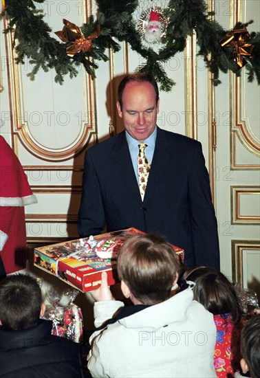 STEPHANIE, ALBERT AND RAINIER AT THE CHRISTMAS TREE IN MONACO