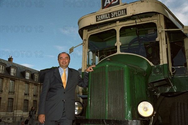 05/07/2000. LES 100 ANS DU METRO PAR J.P. BAILLY