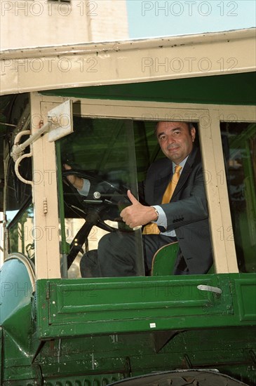 05/07/2000. LES 100 ANS DU METRO PAR J.P. BAILLY