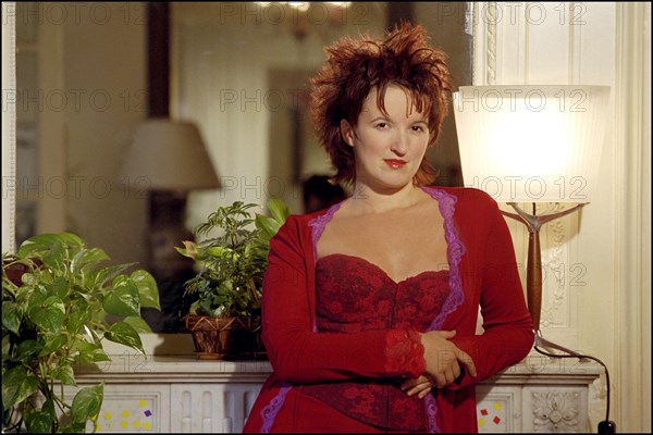 10/00/2000. Exclusive. Anne Roumanoff, close up.