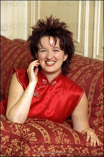 10/00/2000. Exclusive. Anne Roumanoff, close up.