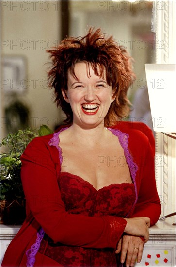 10/00/2000. Exclusive. Anne Roumanoff, close up.