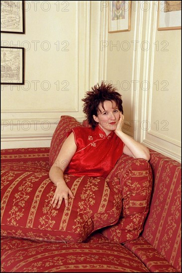 10/00/2000. Exclusive. Anne Roumanoff, close up.