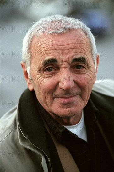 11/11/2000. C. TRENET ET C. AZNAVOUR AU FOUQUET'S   POUR LA SAINT CHARLES