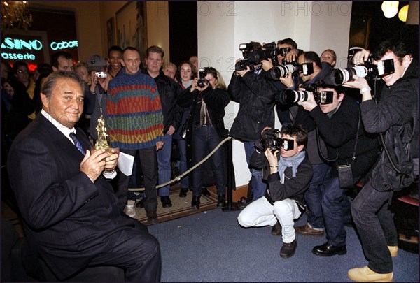 02/00/2001. Luchon Festival: Photo Call Roger Hanin