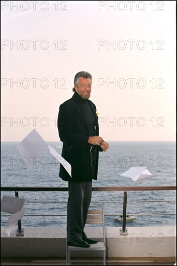 02/18/2001. Photo call. Stephen J.Cannell at the 41st Monte Carlo TV festival