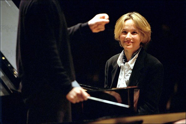 04/04/2001. Helene Grimaud, pianist, on rehearsal at "la cite de la musique".