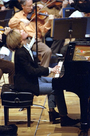 04/04/2001. Helene Grimaud, pianist, on rehearsal at "la cite de la musique".