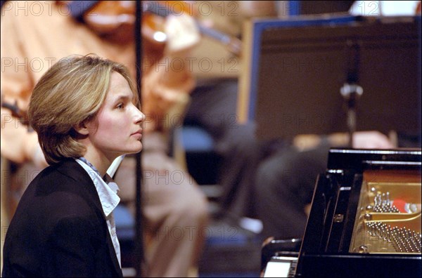 04/04/2001. Helene Grimaud, pianist, on rehearsal at "la cite de la musique".