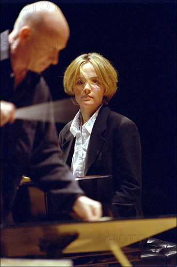 04/04/2001. Helene Grimaud, pianist, on rehearsal at "la cite de la musique".