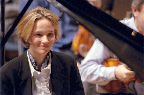 04/04/2001. Helene Grimaud, pianist, on rehearsal at "la cite de la musique".