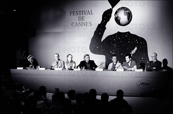 05/09/2001. 54th Cannes Film Festival: Press conference of "Moulin Rouge!".