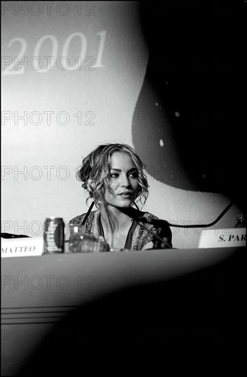 05/11/2001. 54th Cannes film festival: Press conference of Drea de Matteo for "R-xmas"