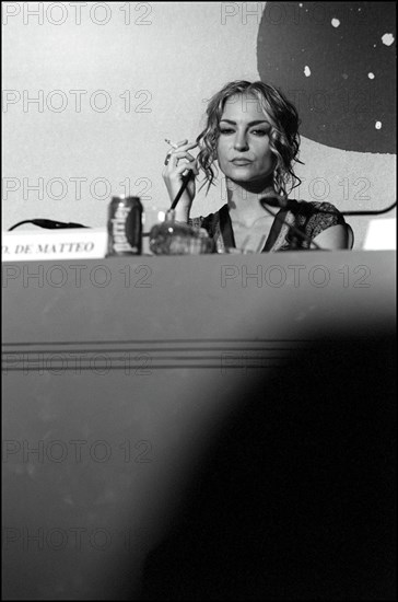 05/11/2001. 54th Cannes film festival: Press conference of Drea de Matteo for "R-xmas"