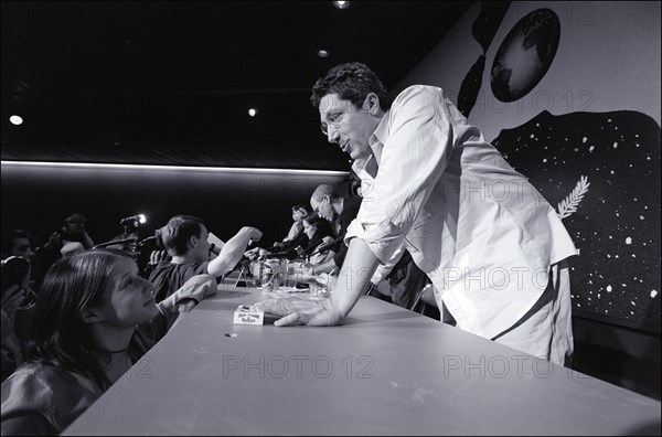 05/12/2001. 54th Cannes film festival: Press conference of Alain Chabat for "Shrek".