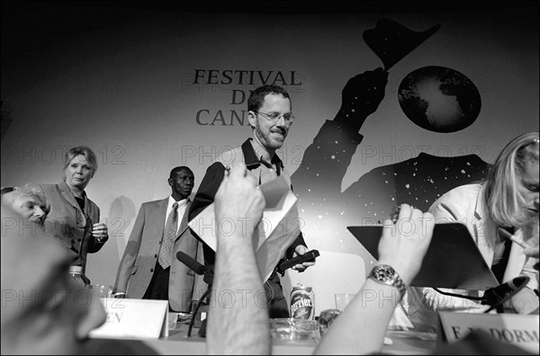 05/13/2001. 54th Cannes film festival: Press conference of "The man wasn't there ".