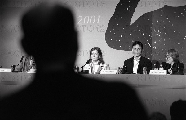 05/14/2001. 54th Cannes Festival: Press conference of "La pianiste" by Michael Haneke.