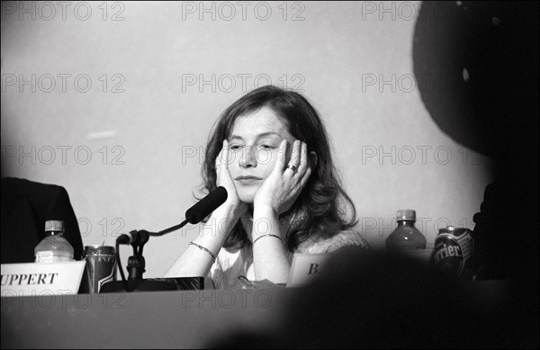 05/14/2001. 54th Cannes Festival: Press conference of "La pianiste" by Michael Haneke.