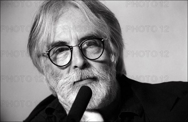 05/14/2001. 54th Cannes Festival: Press conference of "La pianiste" by Michael Haneke.