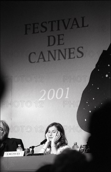 05/14/2001. 54th Cannes Festival: Press conference of "La pianiste" by Michael Haneke.