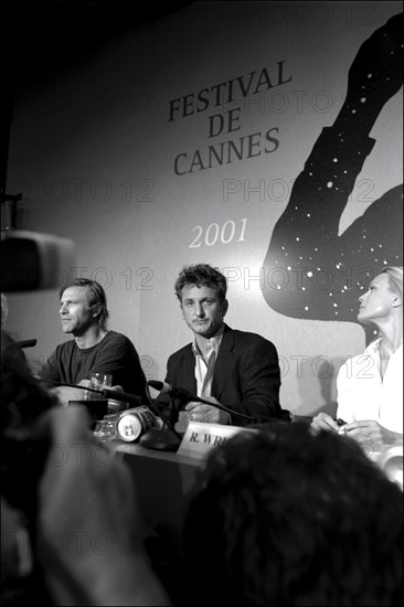 05/15/2001.54th Cannes Film Festival: Sean Penn and Robin Wright