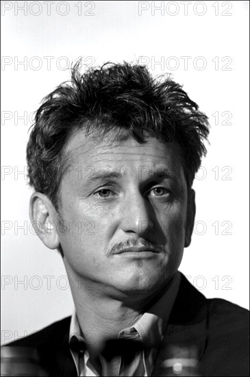 05/15/2001.54th Cannes Film Festival: Sean Penn and Robin Wright