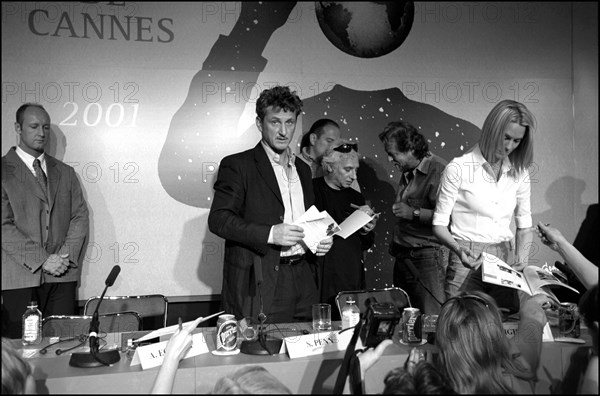 05/15/2001.54th Cannes Film Festival: Sean Penn and Robin Wright