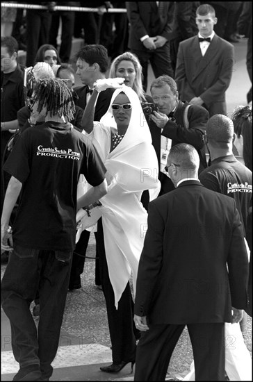 05/17/2001. 54th. Cannes Film Festival: Faye Dunaway - Backstage