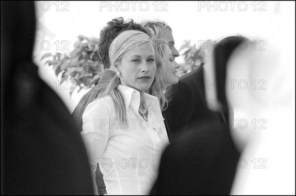 05/18/2001 54th Cannes film festival: photocall & press conference of "Human Nature"