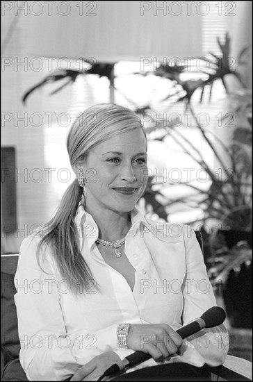 05/18/2001 54th Cannes film festival: photocall & press conference of "Human Nature"