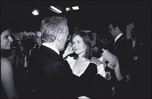 05/20/2001. 54th Cannes Film Festival : Exclusive Backstage closing ceremony