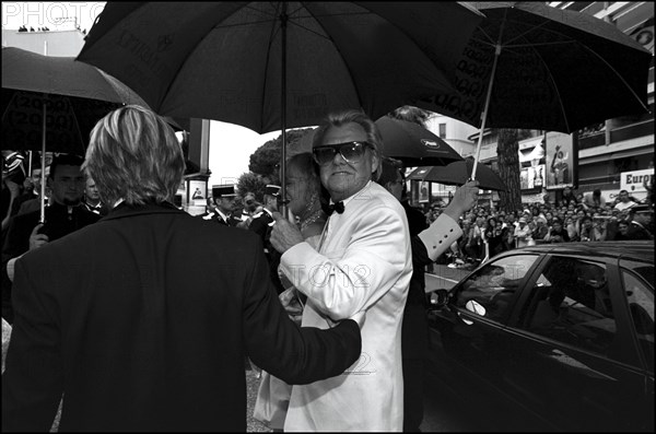 05/20/2001. 54th Cannes Film Festival : Exclusive Backstage closing ceremony