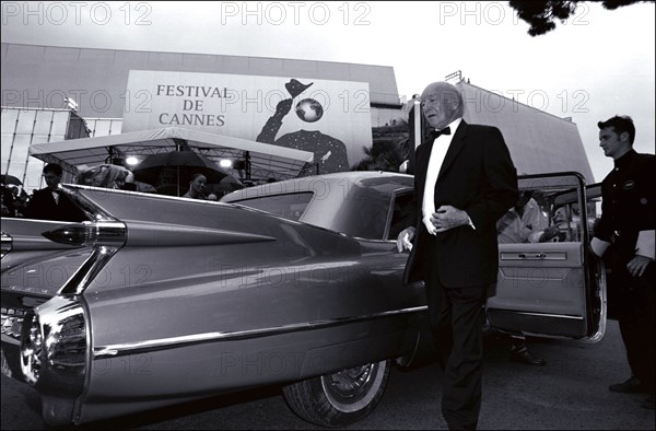 05/20/2001. 54th Cannes Film Festival : Exclusive Backstage closing ceremony