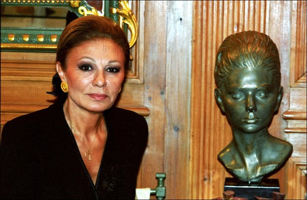 09/00/2001.  Close-up Farah Pahlavi empress of Iran at home.