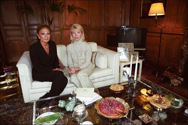 09/00/2001. Exclusive: Close-up Farah Pahlavi empress of Iran at home.