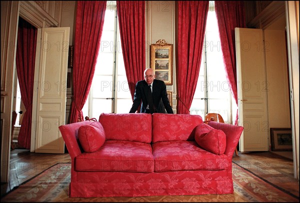 02/06/2002. EXCLUSIVE: Close-up of the lawyer Francois Gibault at home.