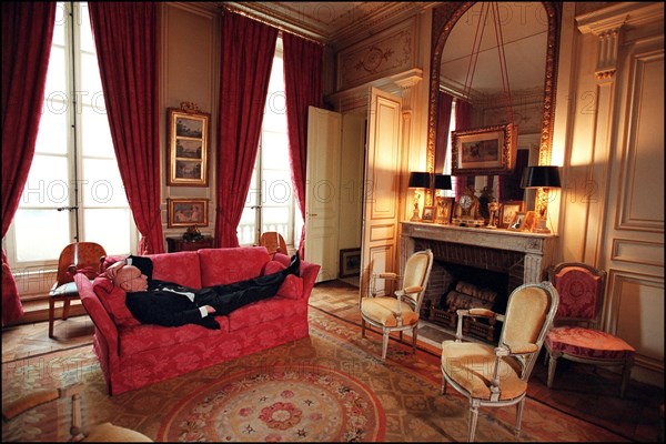 02/06/2002.  Close-up of the lawyer Francois Gibault at home.