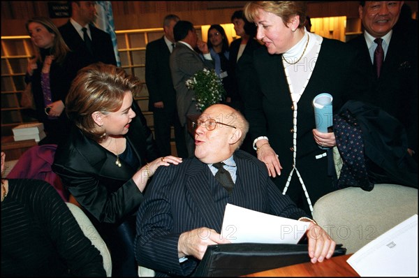 02/11/2002. Meeting of unesco goodwill ambassadors in Paris