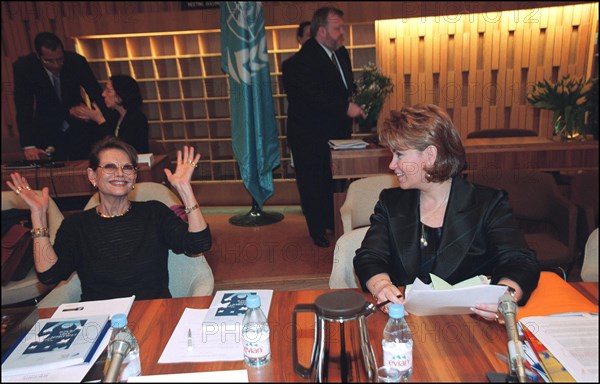 02/11/2002. Meeting of unesco goodwill ambassadors in Paris