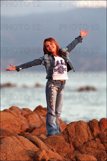 02/00/2002.  Priscilla, a young singer on her way to fame
