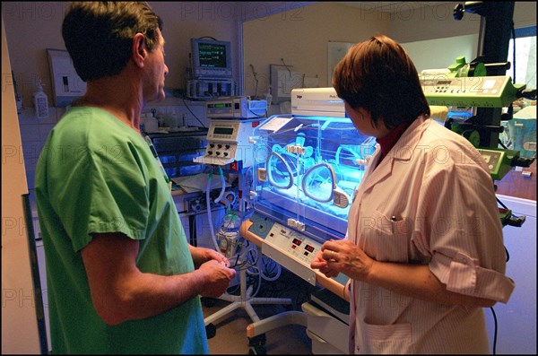 03/02/2002. Premature babies at the intensive care unit of the Cochin hospital.