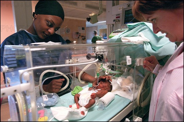 03/02/2002. Premature babies at the intensive care unit of the Cochin hospital.