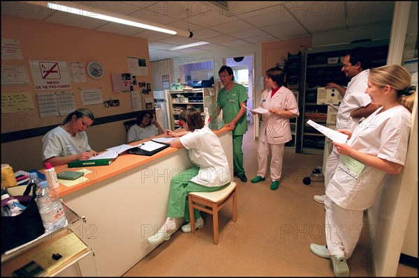 03/02/2002. Premature babies at the intensive care unit of the Cochin hospital.