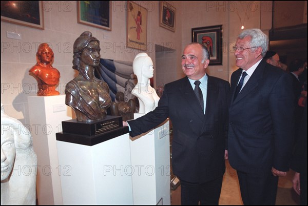 03/00/2002. : Prince Hassan of Jordan visits French senate.