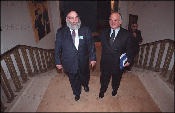 03/00/2002. EXCLUSIVE : Prince Hassan of Jordan visits French senate.