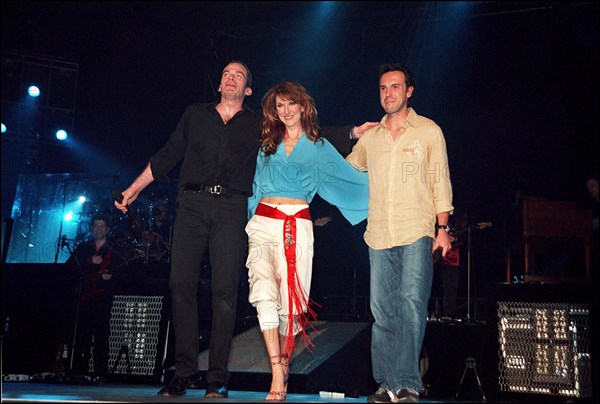 03/20/2002 EXCLUSIVE: Garou and Celine Dion performs at Bercy.