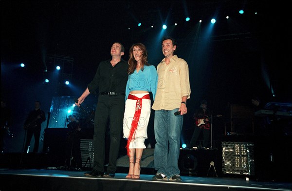 03/20/2002 EXCLUSIVE: Garou and Celine Dion performs at Bercy.