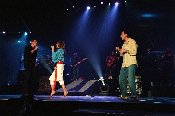 03/20/2002. EXCLUSIVE: Garou and Celine Dion performs at Bercy.