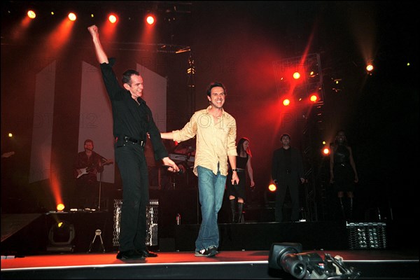 03/20/2002. EXCLUSIVE: Garou and Celine Dion performs at Bercy.